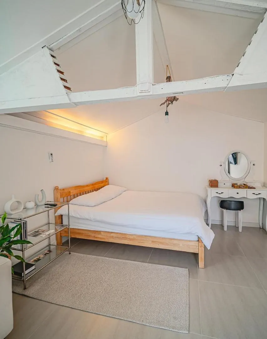 Sinheung Couple Space Jeju Bed & Breakfast