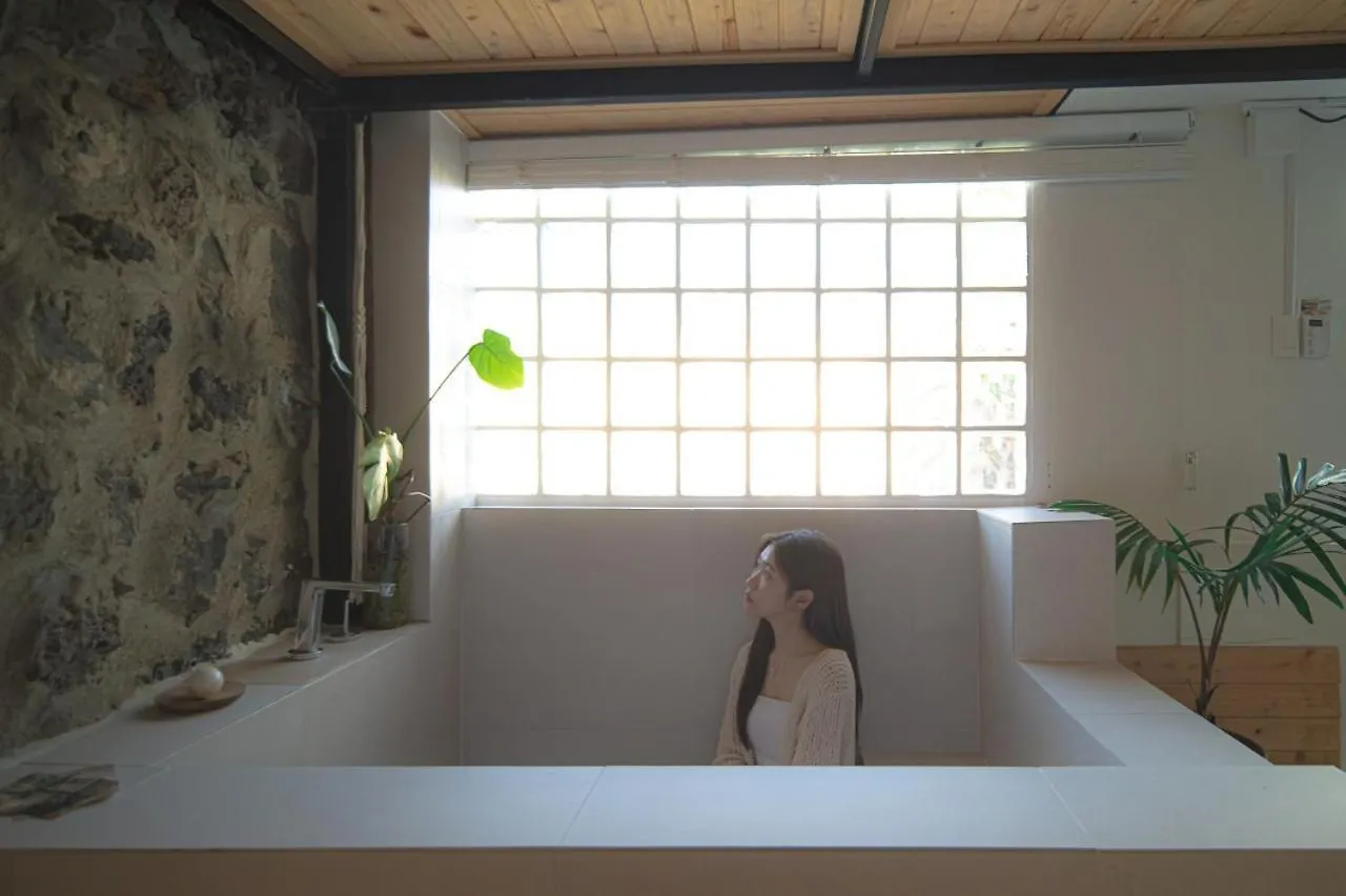 Bed & Breakfast Sinheung Couple Space Jeju